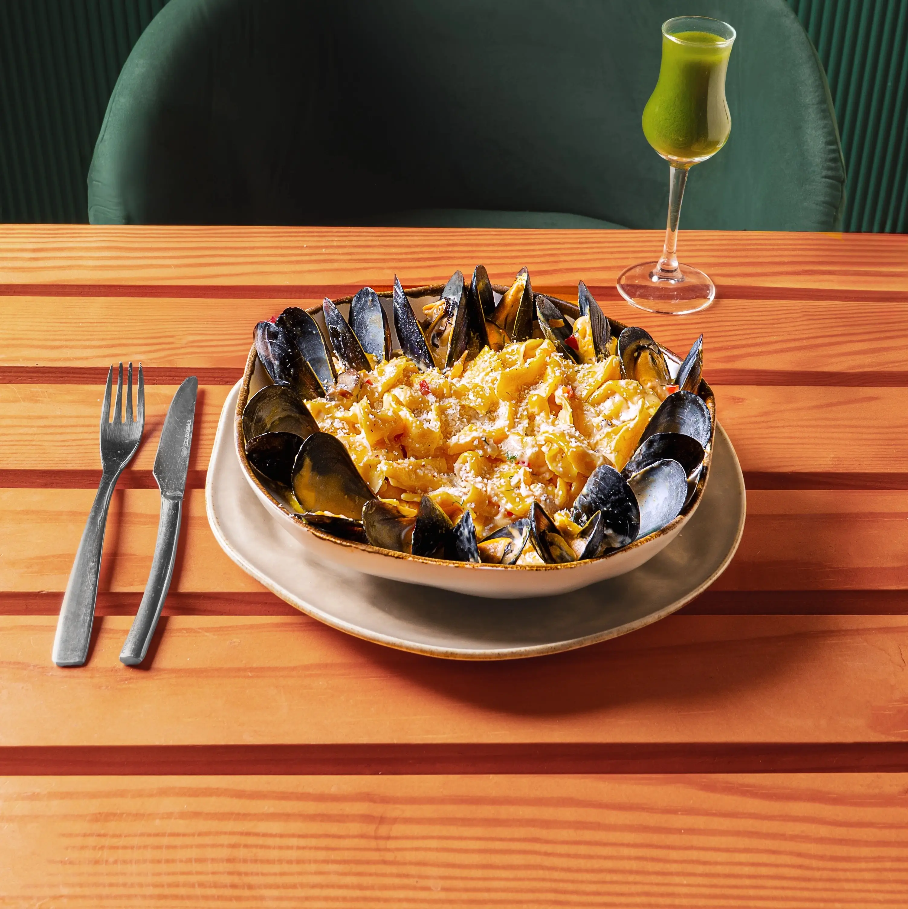 ${translations[currentLanguage].pasta}